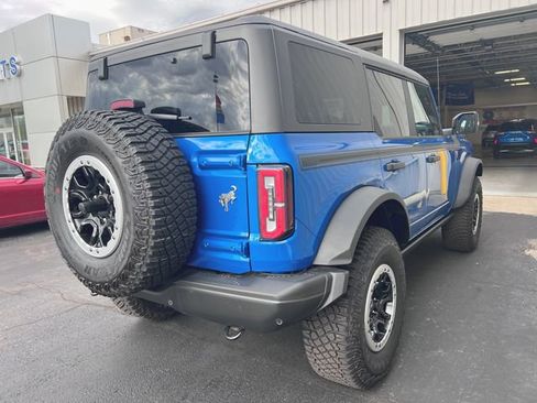 Used 2022 Ford Bronco Badlands image 11