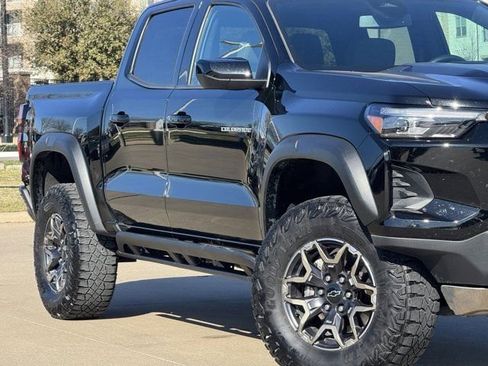 Used 2024 Chevrolet Colorado ZR2 image 3