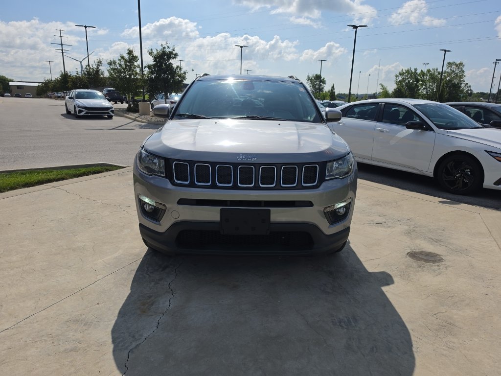 Used 2020 Jeep Compass Latitude w/ Cold Weather Group AWD/4WD image 2