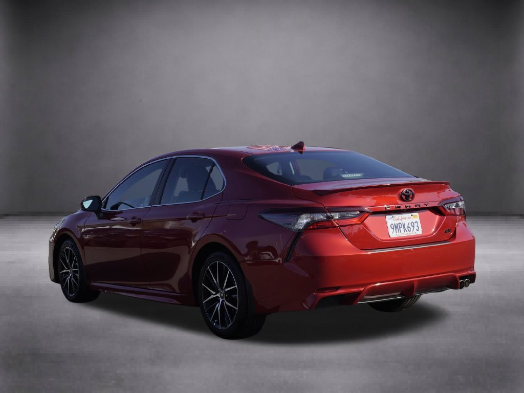 Used 2024 Toyota Camry SE FWD image 7