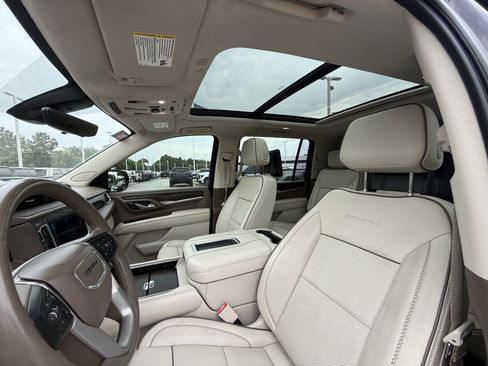 Used 2021 GMC Yukon XL Denali w/ Denali Ultimate Package RWD image 26