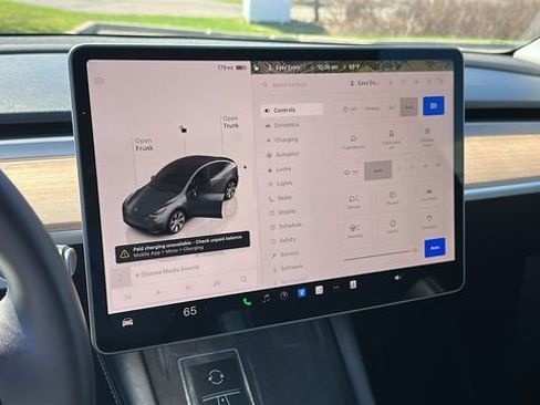 Used 2023 Tesla Model Y Long Range AWD/4WD image 16