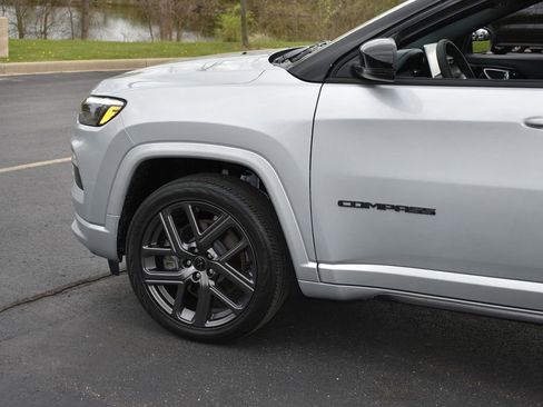Used 2025 Jeep Compass Limited w/ High Altitude Package AWD/4WD image 9