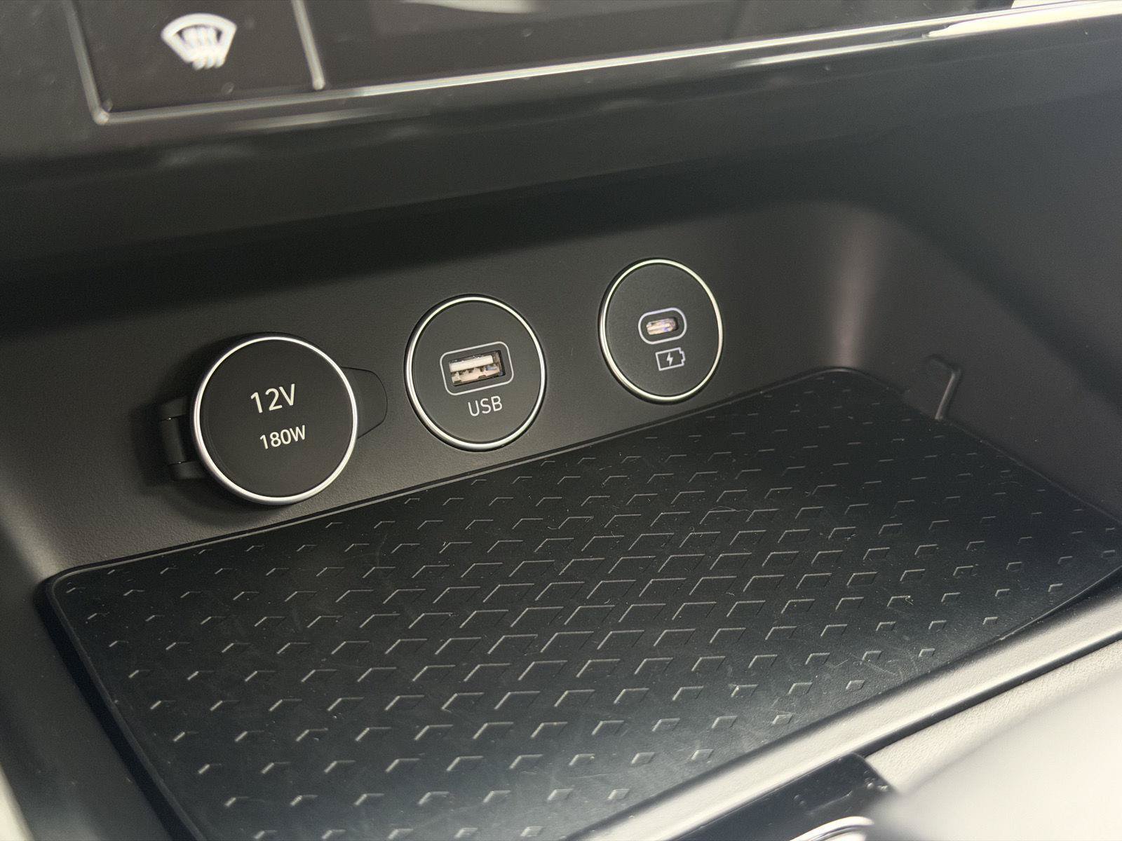 Used 2026 Genesis G70 2.5T RWD image 24