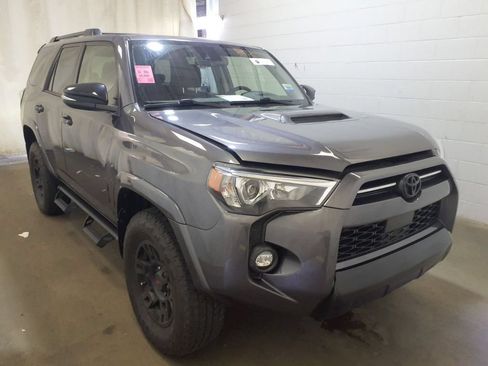 Used 2021 Toyota 4Runner Venture w/ Moonroof Package AWD/4WD image 3
