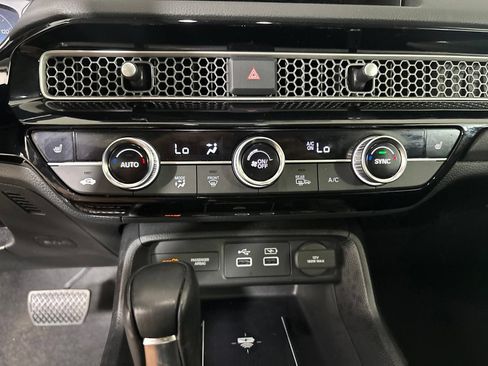 Used 2024 Honda Civic Touring image 19