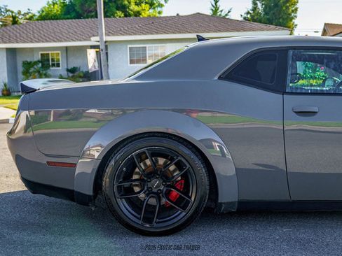 Used 2018 Dodge Challenger SRT Hellcat image 10