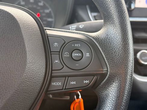 Used 2023 Toyota Corolla LE image 27