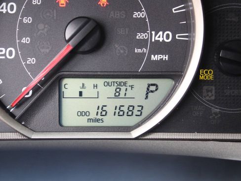 Used 2014 Toyota RAV4 LE FWD image 8