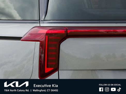 New 2026 Kia Carnival SX Prestige FWD image 11