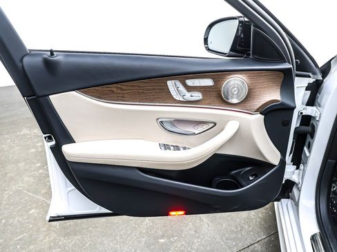 Used 2022 Mercedes-Benz E 350 Sedan w/ AMG Line Exterior image 22