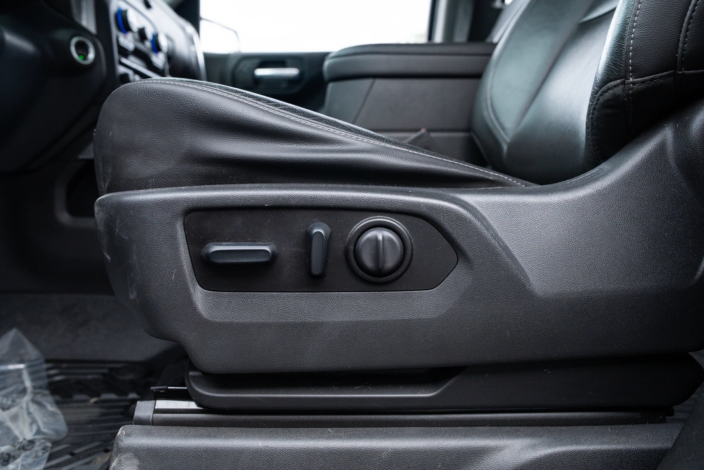 Used 2020 Chevrolet Silverado 1500 LTZ AWD/4WD image 21