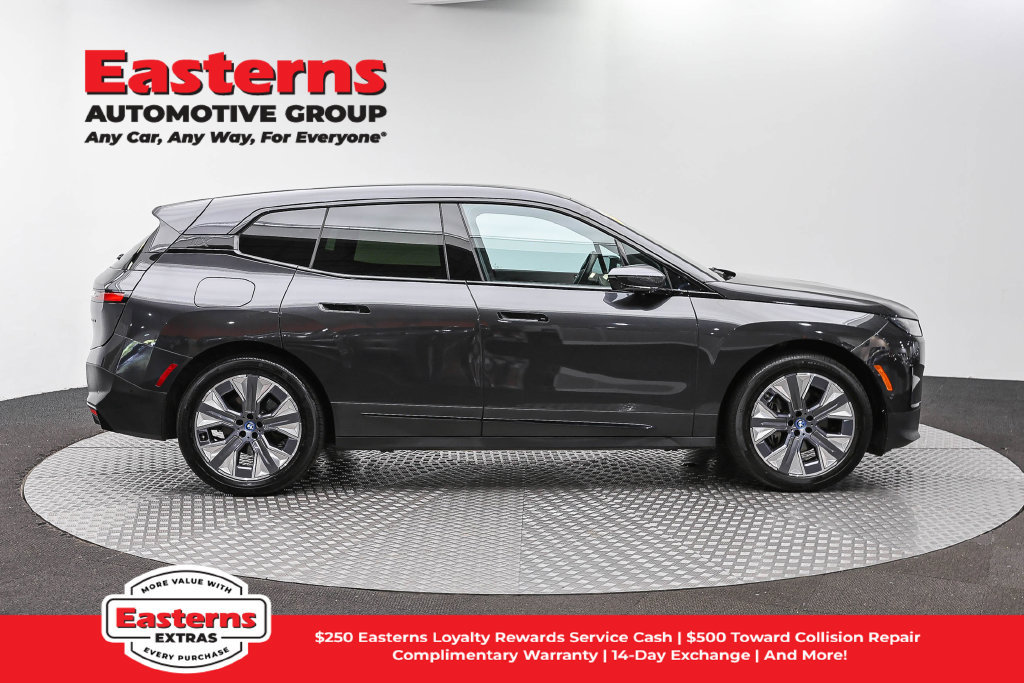 Used 2024 BMW iX xDrive50 AWD/4WD image 4