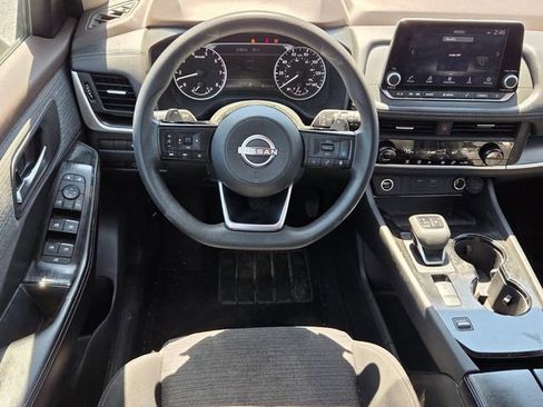 Used 2023 Nissan Rogue SV image 12