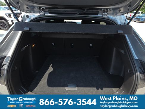 Used 2025 Chevrolet Trax RS FWD image 32