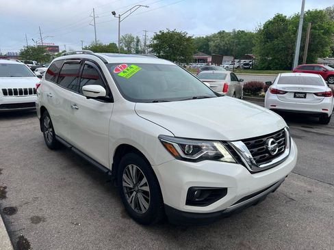 Used 2017 Nissan Pathfinder SL w/ SL Premium Package AWD/4WD image 9