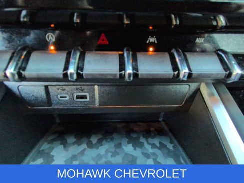 Certified 2024 Chevrolet Colorado Z71 w/ LPO, Dark Essentials Package AWD/4WD image 35