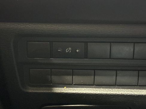 Used 2024 Mitsubishi Outlander ES AWD/4WD image 18