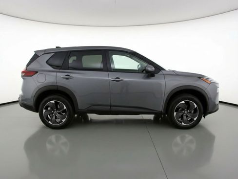 Used 2025 Nissan Rogue SV FWD image 11