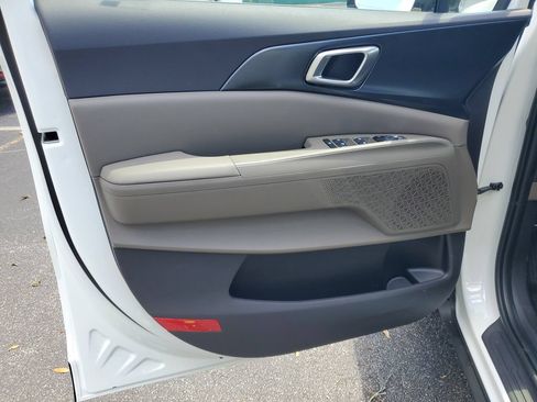 New 2026 Kia Carnival FWD image 8