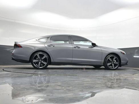 Used 2025 Honda Accord Sport image 35