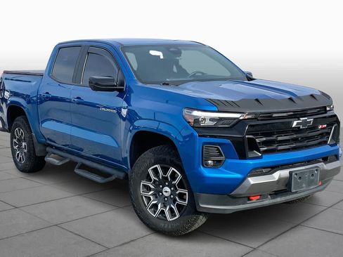 Used 2023 Chevrolet Colorado Z71 w/ Z71 Convenience Package 2 image 3