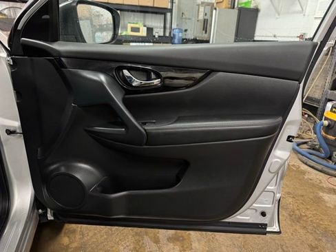 Used 2022 Nissan Rogue Sport SL image 13