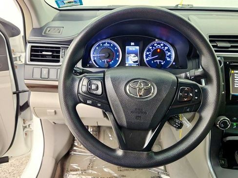 Used 2015 Toyota Camry LE FWD image 13