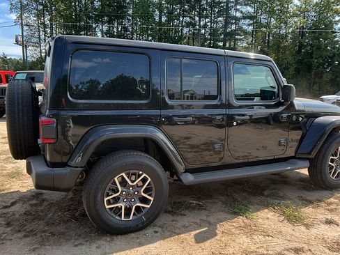 New 2026 Jeep Wrangler Sahara image 8