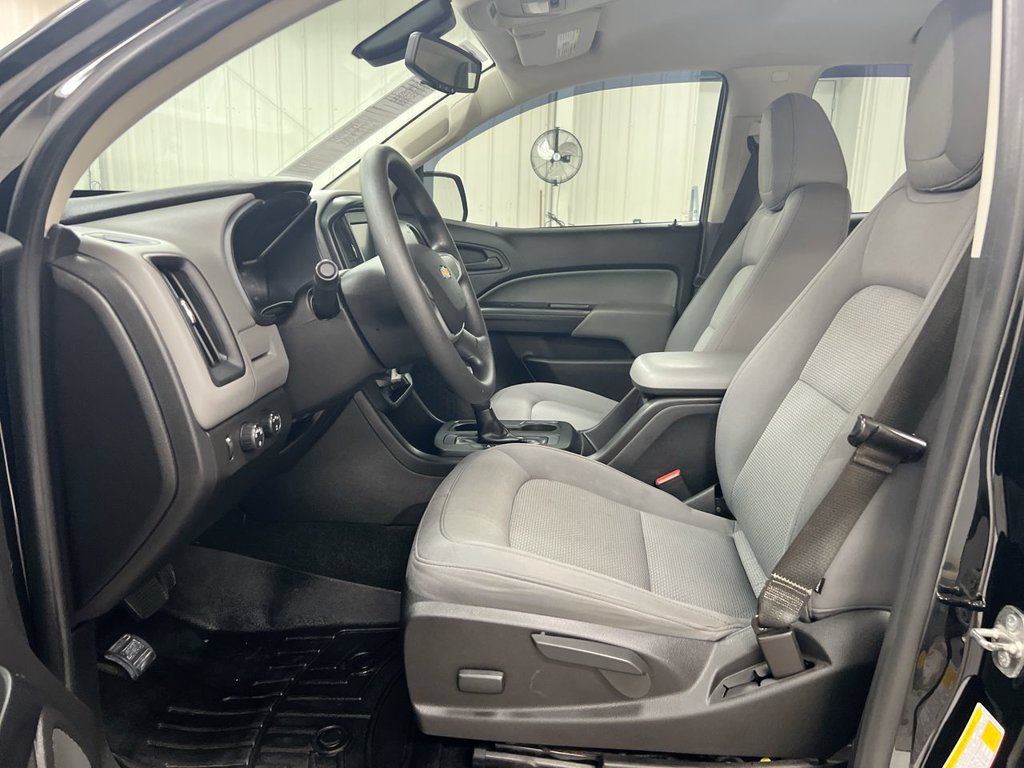 Used 2018 Chevrolet Colorado W/T w/ Custom Special Edition AWD/4WD image 19