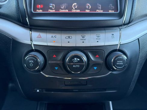 Used 2015 Dodge Journey R/T w/ Flexible Seating Group FWD image 23