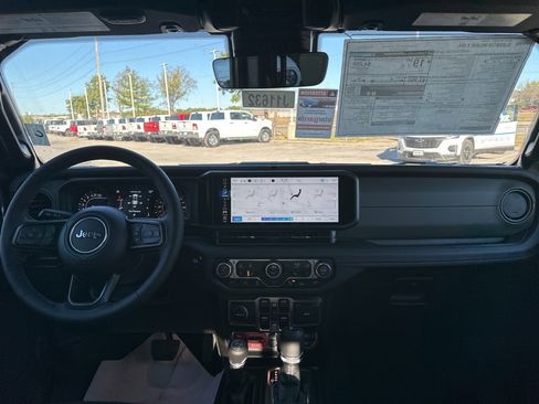 New 2025 Jeep Gladiator Mojave image 2