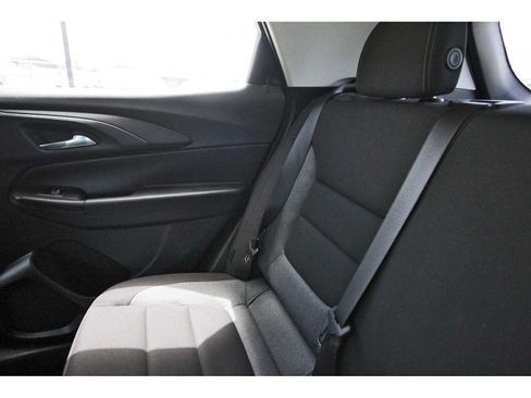 Used 2023 Chevrolet TrailBlazer LT w/ Convenience Package FWD image 9