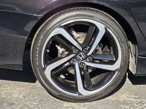Used 2018 Honda Accord Sport image 10