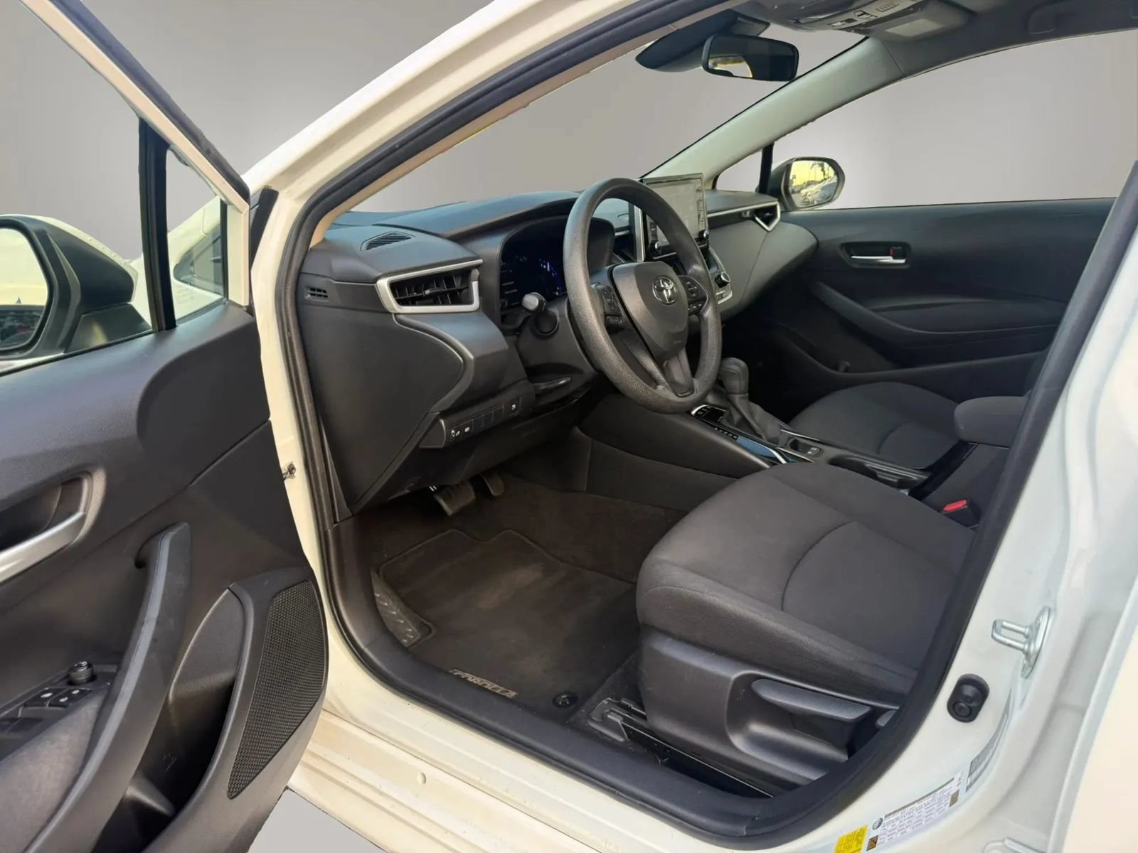 Used 2021 Toyota Corolla LE FWD image 13