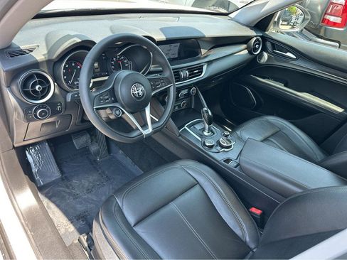 Used 2019 Alfa Romeo Stelvio AWD image 16