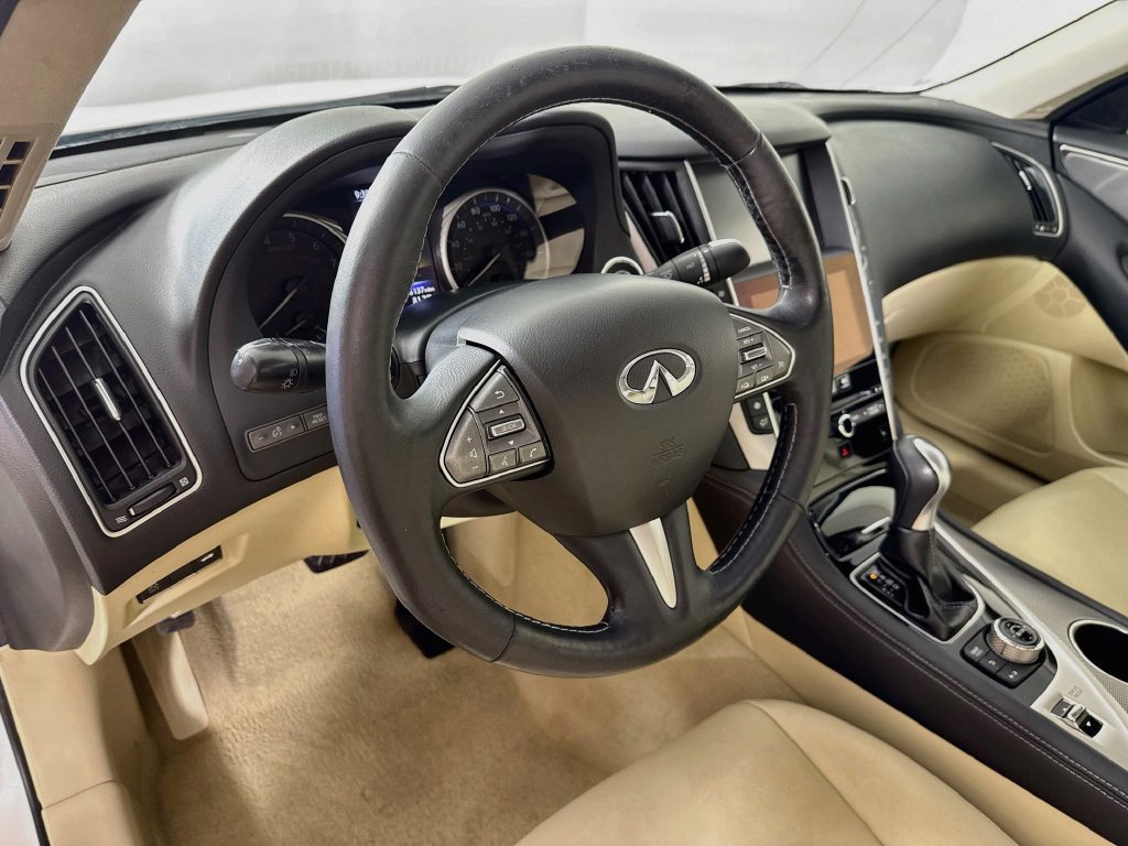 Used 2016 INFINITI Q50 3.0t Premium w/ 3.0T Premium Plus Package RWD image 10