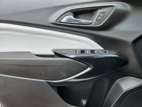 Used 2024 Chevrolet Trax LT image 19