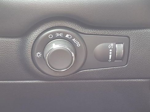 Used 2025 Dodge Durango GT image 11