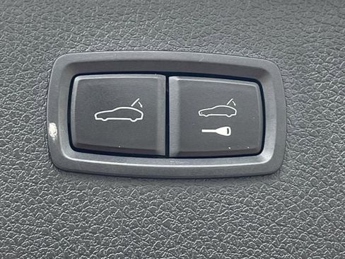 Used 2021 Porsche Macan Base image 28