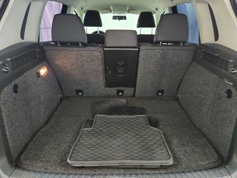 Used 2017 Volkswagen Tiguan Limited w/ Alloy Wheels Package image 24
