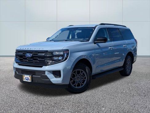 Certified 2025 Ford Expedition Active RWD image 1