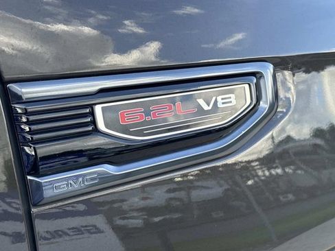 Used 2023 GMC Sierra 1500 AT4 w/ Technology Package AWD/4WD image 7