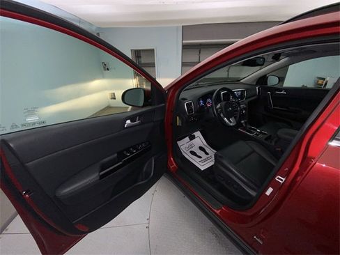 Used 2020 Kia Sportage EX w/ EX Technology Package image 11