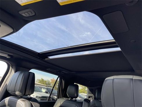 New 2025 Lincoln Navigator Reserve w/ Jet Appearance Package image 26