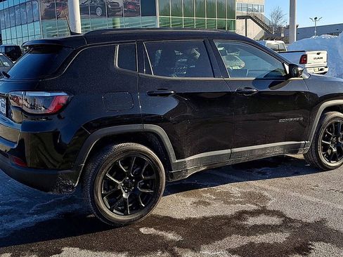 Used 2023 Jeep Compass Altitude image 7