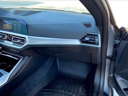 Used 2023 BMW 430i Convertible image 16