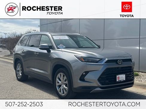 Certified 2025 Toyota Grand Highlander AWD image 1