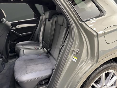 Used 2023 Audi Q5 e Prestige w/ Prestige Package image 30