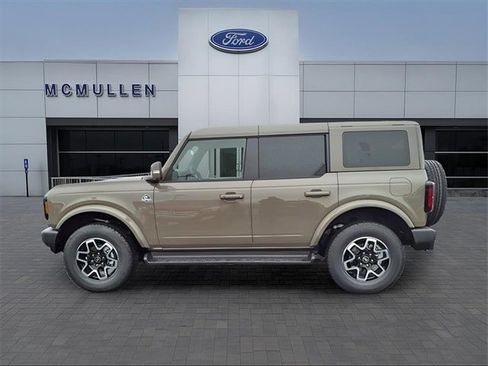 New 2025 Ford Bronco Outer Banks image 2